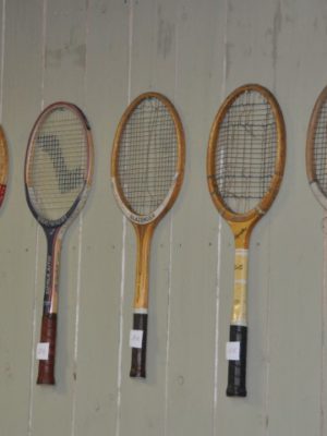 Houten tennisrackets DE020, The Barn Antiek