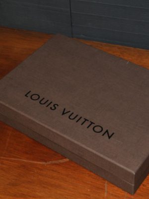 Doos Louis Vuitton DE069, The Barn Antiek