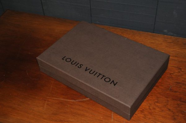 Doos Louis Vuitton DE069, The Barn Antiek