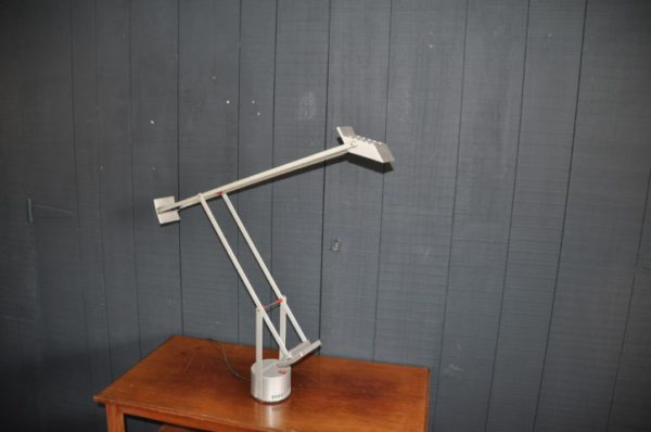 Bureaulamp Artemide Tizio LK019, The Barn Antiek